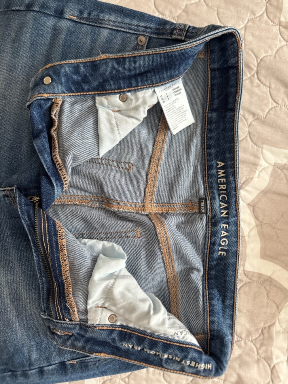American Eagle Outfitters Women’s Highest Rise Mom Jean - Picture 7 of 8